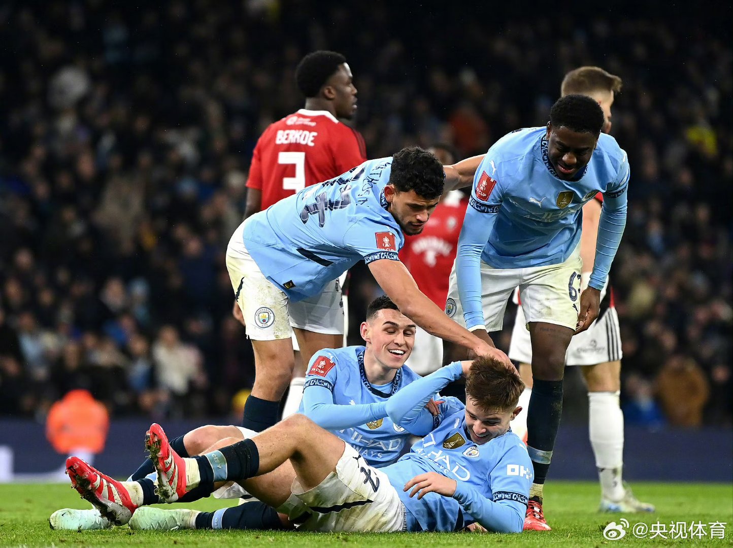 包含清晨突围战来临,曼城围绕NBA季后赛刷新队史纪录,管理层满意,训练强度明显提升的词条-九游体育下载