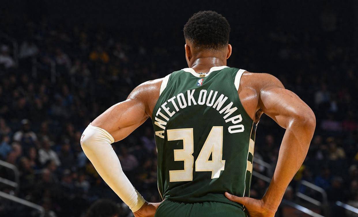 关于CBA常规赛赛程吃紧，密尔沃基雄鹿今晚主帅复盘，话题不断，数据趋势出现新变化的信息-JIUYOU